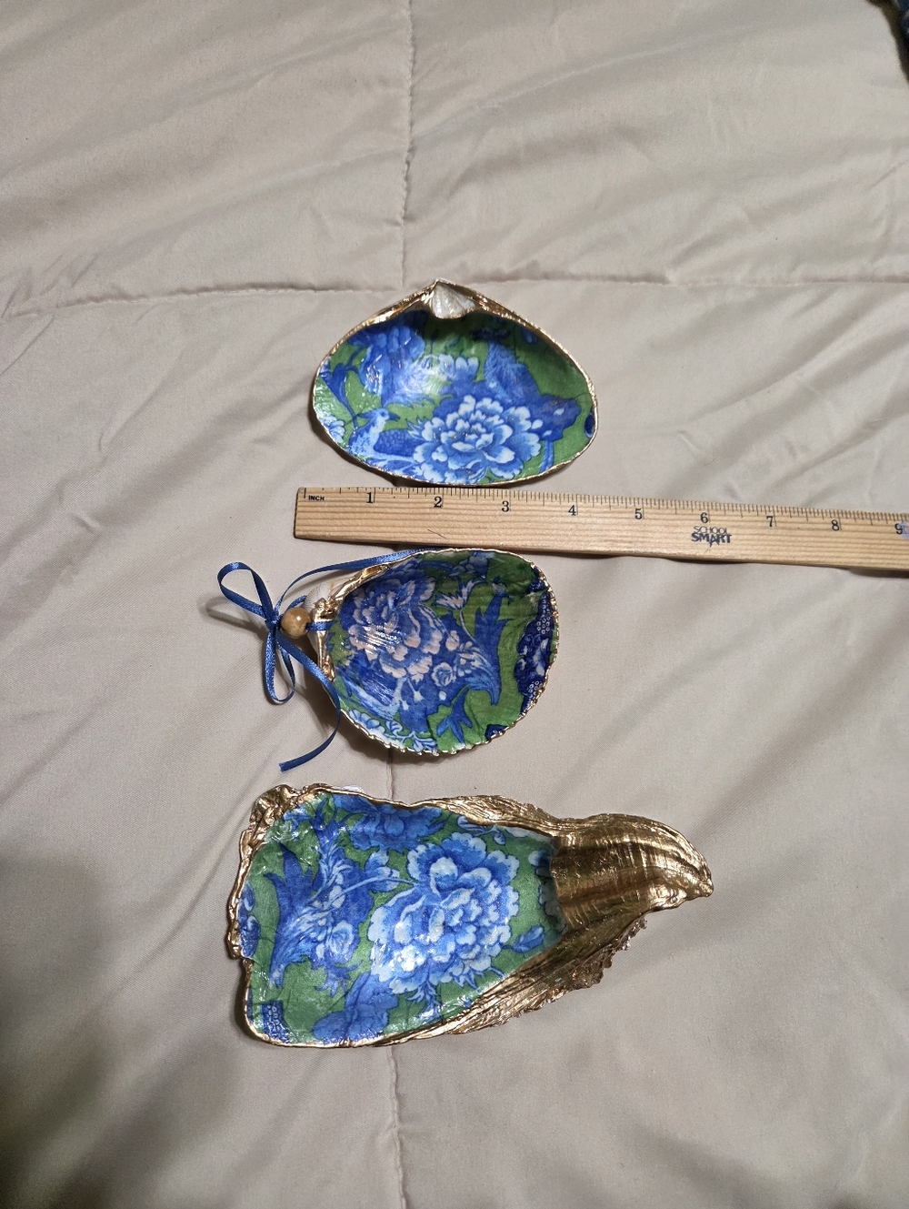 Handcrafted Jewelry Dish in Natural Shells ⚜️💙⚜️ - Picture 3 of 3